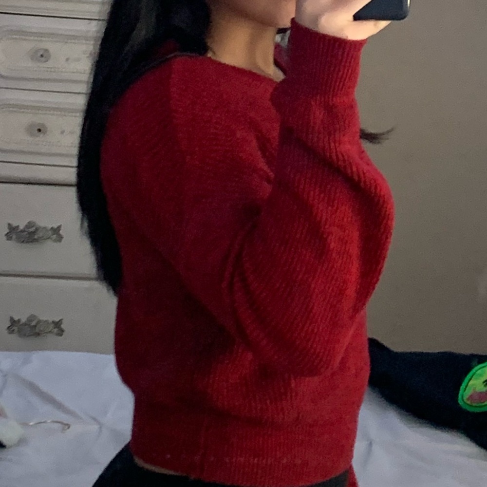sweater - Picture 2 of 2